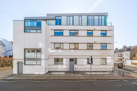 2 bedroom flat for sale, Bishops Road, London SW6