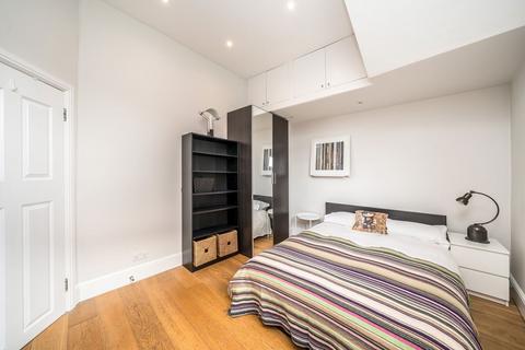 2 bedroom flat for sale, Bishops Road, London SW6