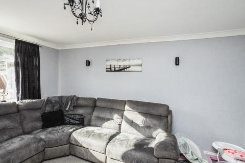 3 bedroom semi-detached house for sale, Hucklow Avenue, North Wingfield S42