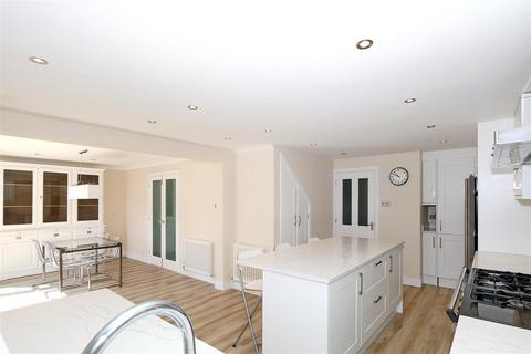 undefined, Stewart Close, Chislehurst
