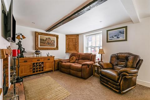 4 bedroom link detached house for sale, London Road, Horndean