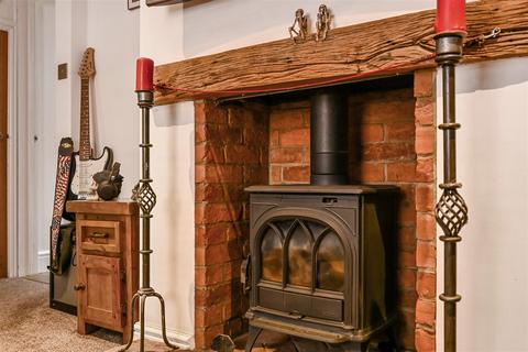 4 bedroom link detached house for sale, London Road, Horndean