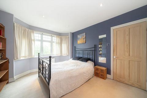 undefined, Hampton Road, Hampton Hill TW12