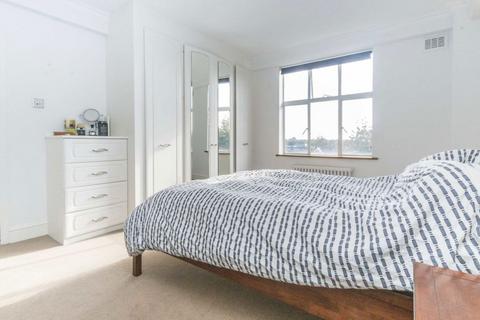 2 bedroom flat to rent, Sutton Lane North, London W4