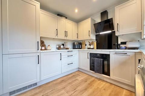 3 bedroom semi-detached house for sale, Swan Avenue, Tiverton EX16