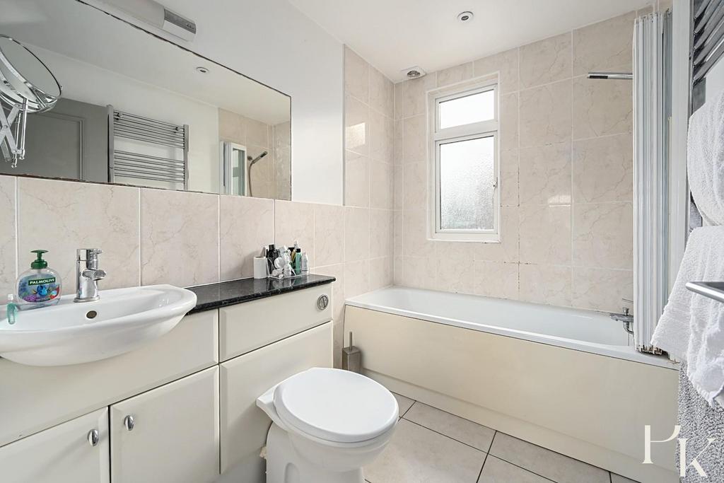 Flt 5, 145 New Church Road (20).jpg