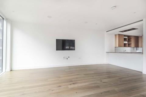 3 bedroom flat to rent, Juniper Drive, London SW18