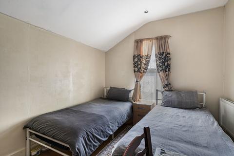 3 bedroom semi-detached house for sale, Livingstone Road, Thornton Heath, CR7