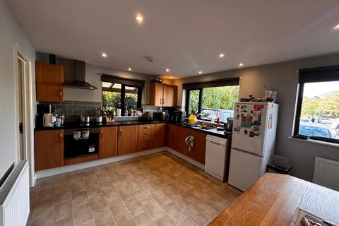 4 bedroom detached house to rent, Downside Road, Backwell BS48