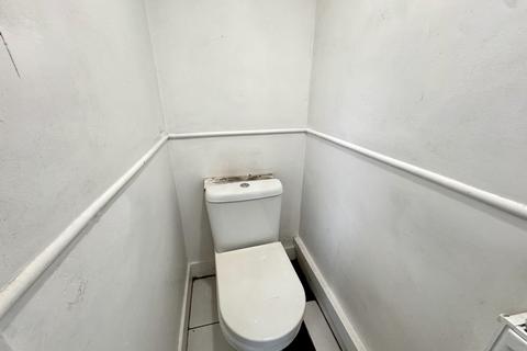 3 bedroom semi-detached house to rent, Longridge Lane,  Southall, UB1