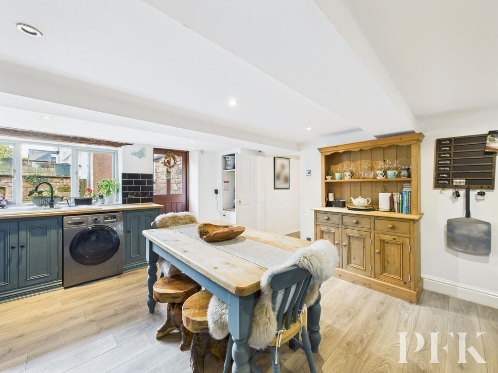 Kitchen / Dining