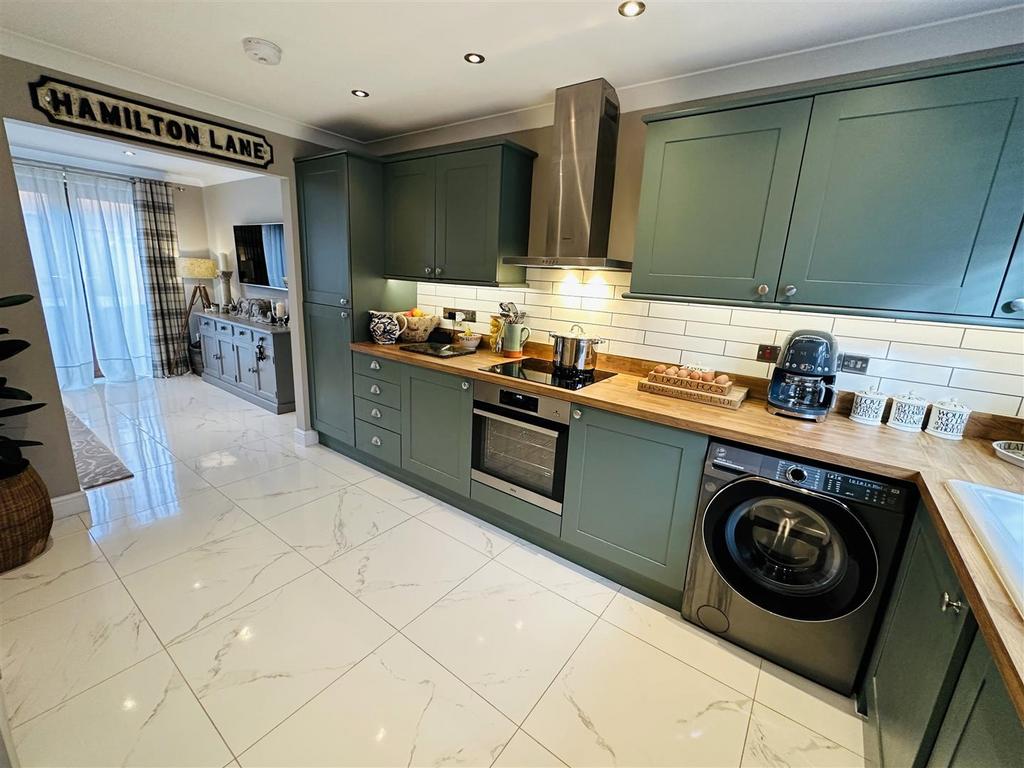 Kitchen1.jpg