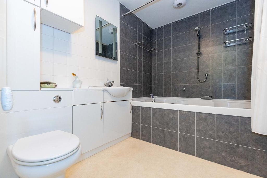Ensuite Bathroom