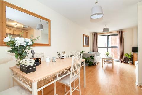 Studio to rent, Red Bank, Greater Manchester M4