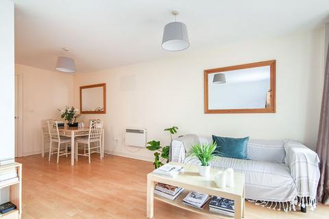 Studio to rent, Red Bank, Greater Manchester M4
