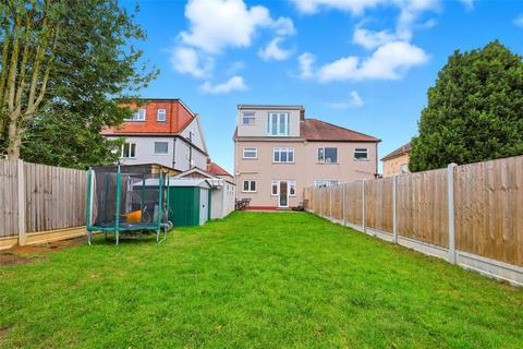4 bedroom semi-detached house for sale, Fairlawn Gardens, Southend-On-Sea, SS2