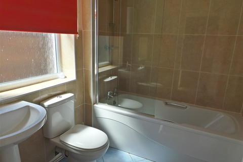 3 bedroom terraced house to rent, Lower Hillmorton Road, Warwickshire CV21