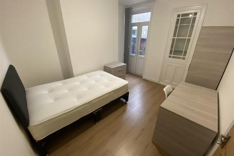 6 bedroom private hall to rent, Blades Street, Lancaster LA1