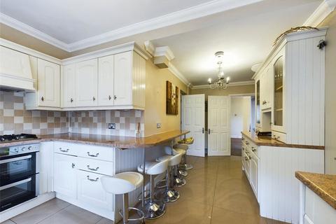 4 bedroom semi-detached house for sale, Upper Rainham Road, Hornchurch RM12