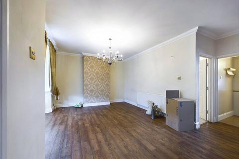 4 bedroom semi-detached house for sale, Upper Rainham Road, Hornchurch RM12