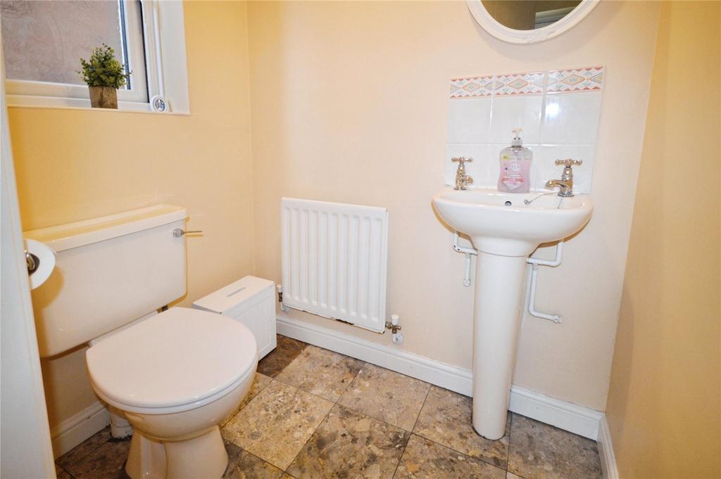 Cloakroom/Wc
