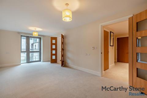 1 bedroom apartment for sale, Kings Place, Fleet Road, Fleet, Hampshire, GU51 3FS