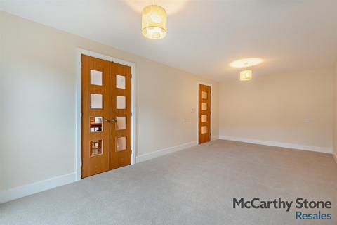 1 bedroom apartment for sale, Kings Place, Fleet Road, Fleet, Hampshire, GU51 3FS