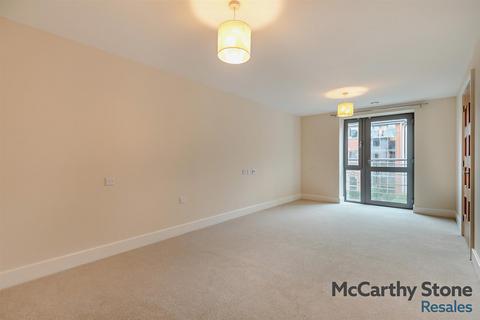 1 bedroom apartment for sale, Kings Place, Fleet Road, Fleet, Hampshire, GU51 3FS