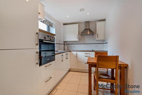 1 bedroom apartment for sale, Kings Place, Fleet Road, Fleet, Hampshire, GU51 3FS