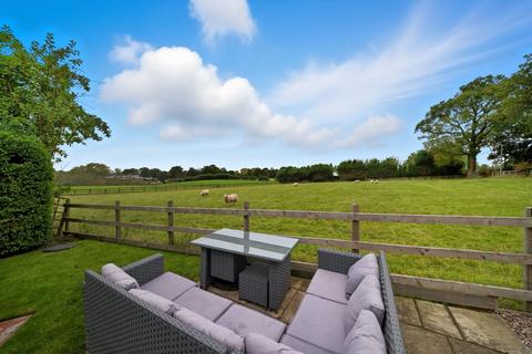 3 bedroom cottage for sale, Holmes Chapel Road, Over Peover, WA16