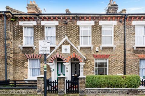 2 bedroom terraced house for sale, Eversleigh Road, Wandsworth, London, SW11