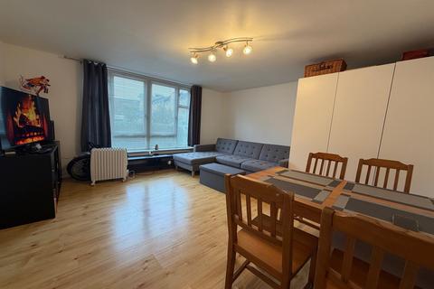 1 bedroom apartment to rent, Felixstowe Court, E16