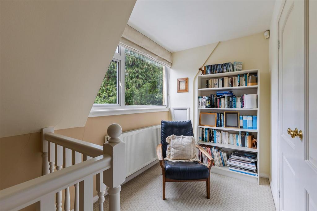 99552 13 Fernhill Oxshott(21).jpg