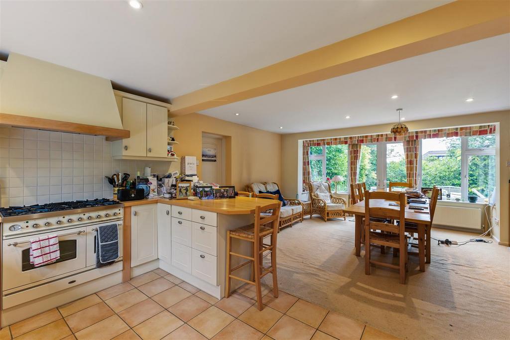 99552 13 Fernhill Oxshott(14).jpg