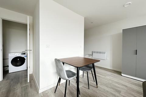 Studio to rent, Bevington Bush, Liverpool, L3