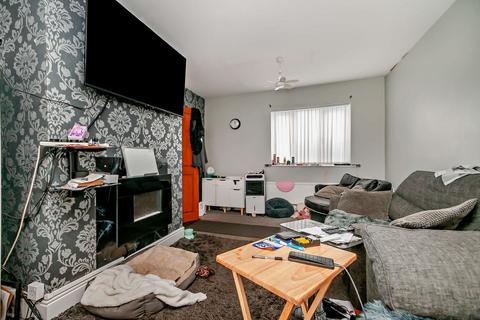 3 bedroom semi-detached house for sale, Emerson Avenue, Stainforth, Doncaster, DN7