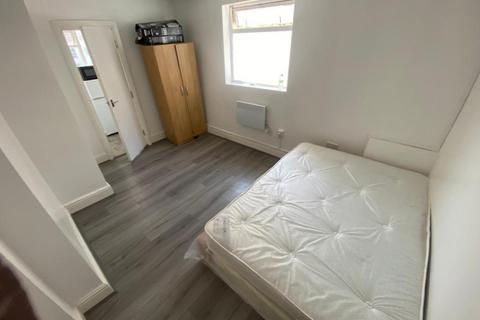 Studio to rent, Croydon CR0