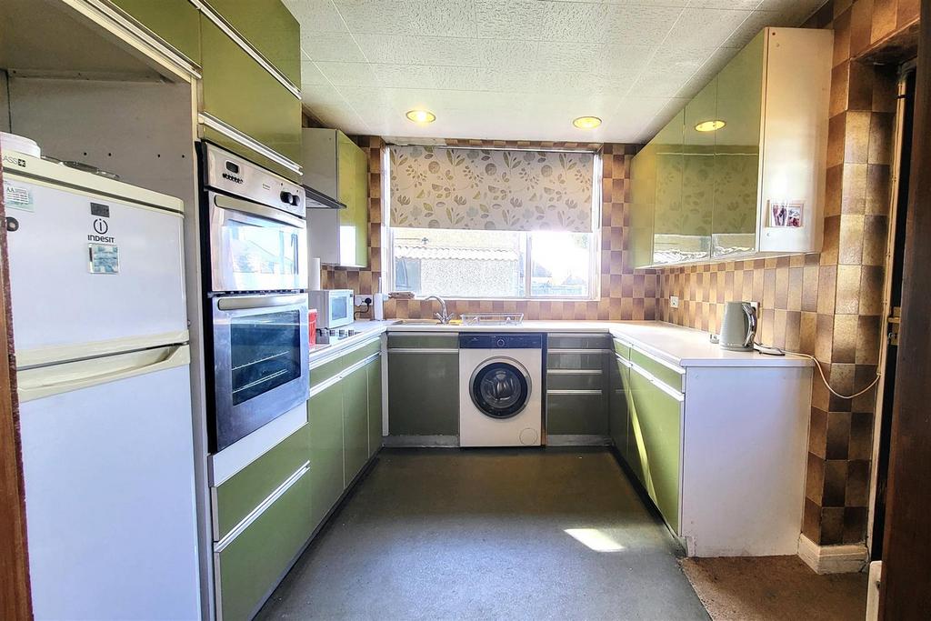 KITCHEN (ground floor)