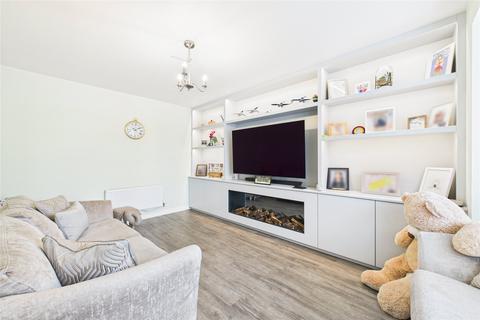 3 bedroom detached house for sale, Dragonfly Chase, Sandhurst, Berkshire, GU47