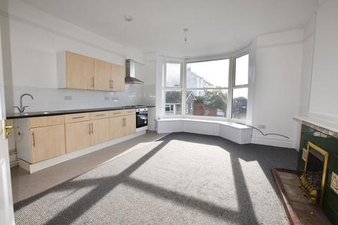 2 bedroom flat to rent, High Street, , Ventnor