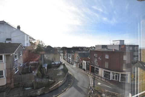 2 bedroom flat to rent, High Street, , Ventnor