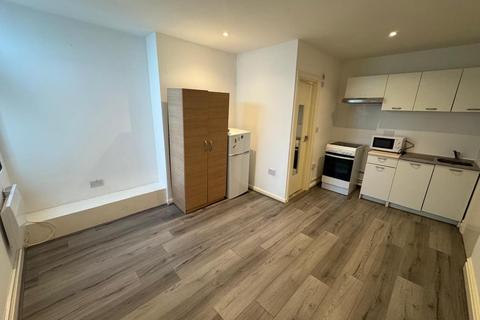 Studio to rent, Croydon CR0