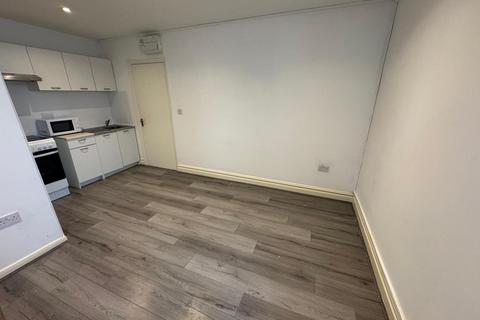 Studio to rent, Croydon CR0