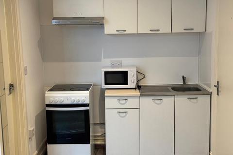 Studio to rent, Croydon CR0