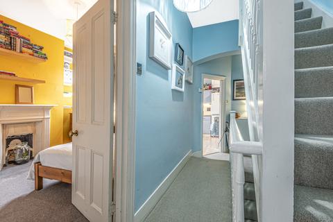 3 bedroom flat to rent, Halford Road, London, SW6
