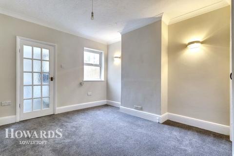 3 bedroom terraced house for sale, Cambridge Road, Lowestoft