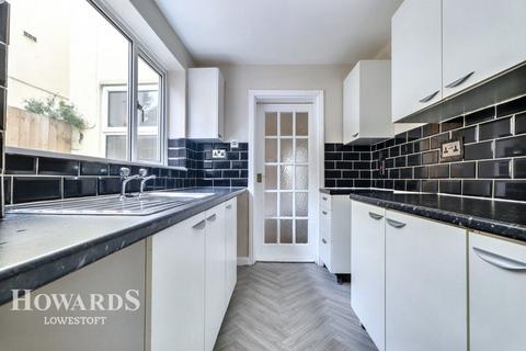 3 bedroom terraced house for sale, Cambridge Road, Lowestoft