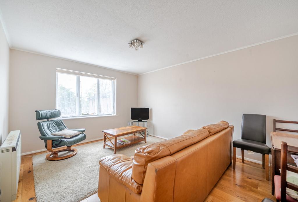 1369269-6-68ecf12...