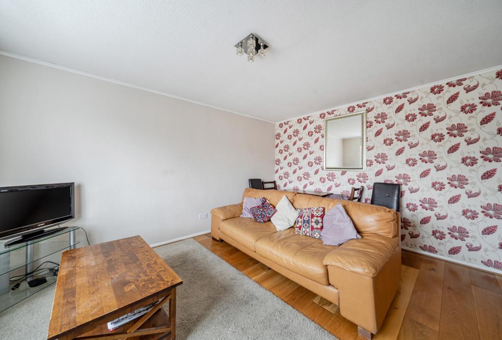 1369269-5-68ecf12...