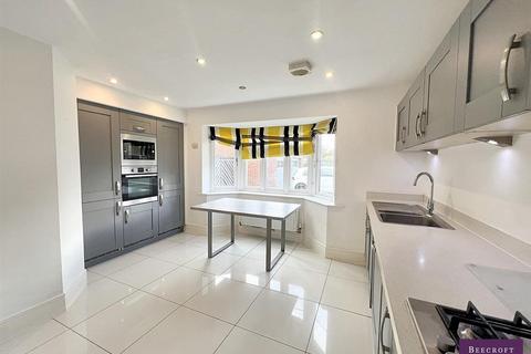 32 Bellscroft, Wombwell, Barnsley, S73 0UZ